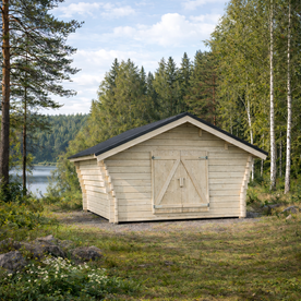 Log barn with cracked wall 10 m2